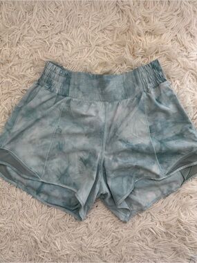 lululemon Hotty Hot Tie-Dye Shorts Size 6